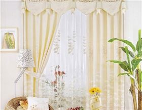 選擇窗簾色調(diào)有講究，炎炎夏日給你不一樣的清涼