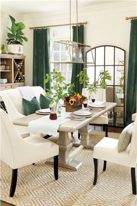 如何用窗簾來改變房間的色彩？