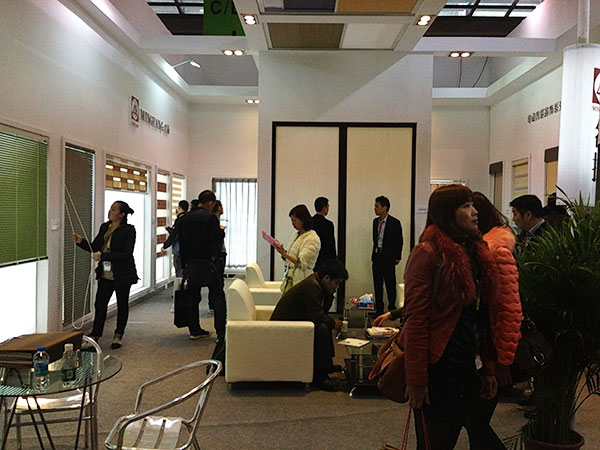 金鳳凰窗簾品種多樣，是不錯的選擇！