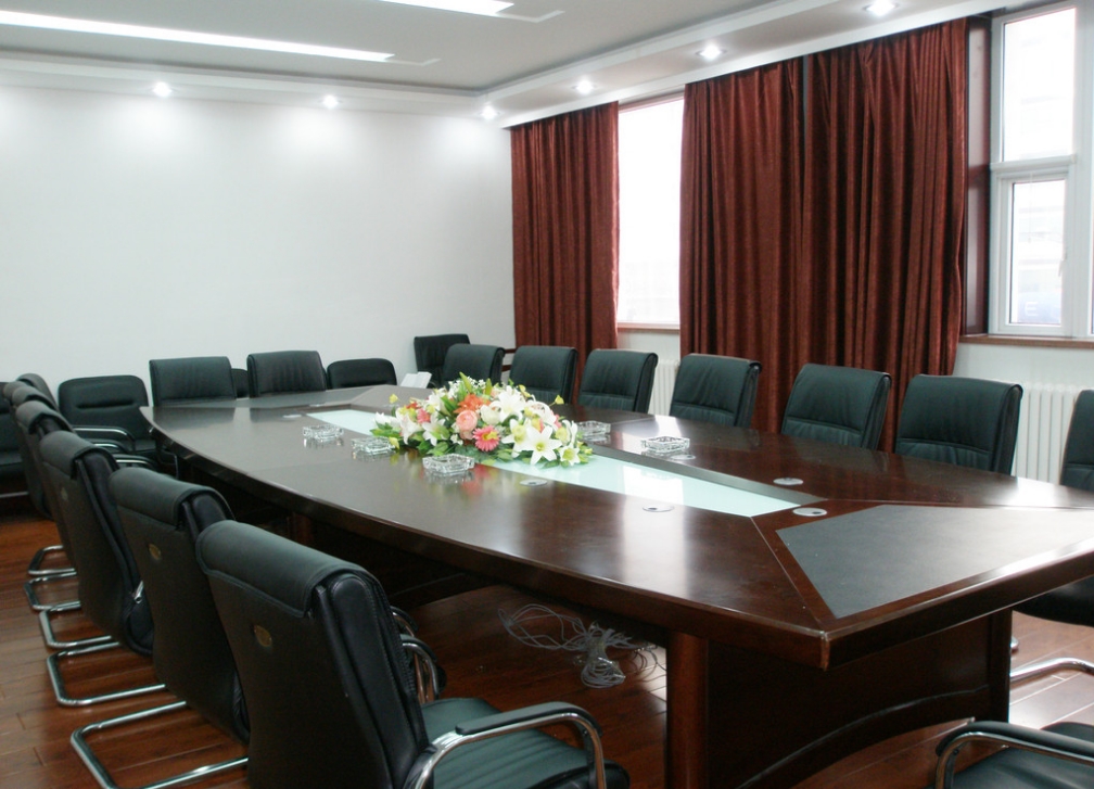 辦公室窗簾如何選擇？快來(lái)看看吧